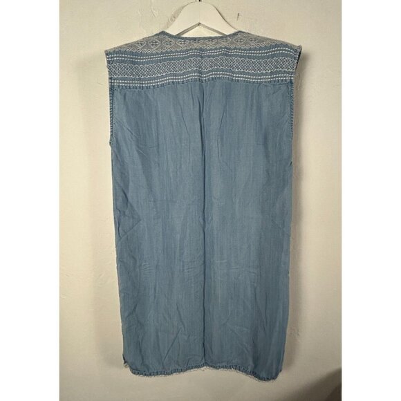 Neiman Marcus Women's Sleeveless Embroidered Shift Mini Dress Chambray Sz Medium - Picture 2 of 7